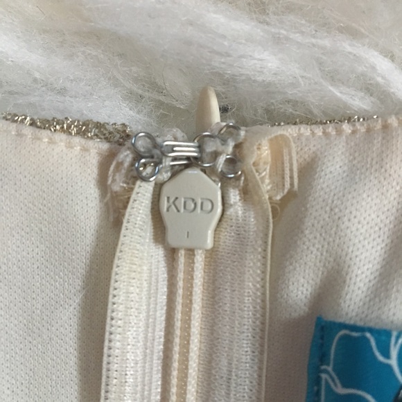 Scalloped Peplum Top - Picture 4 of 8